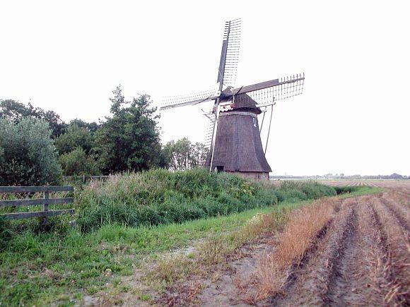 1, Molen 03042 De Phenix (Marrum), Joop Vendrig (8-8-2002). | Database Nederlandse molens