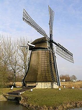 Molen 03205 De Kievit (Menaldum / Menaam), W. Jans (25-03-2006). | Database Nederlandse molens