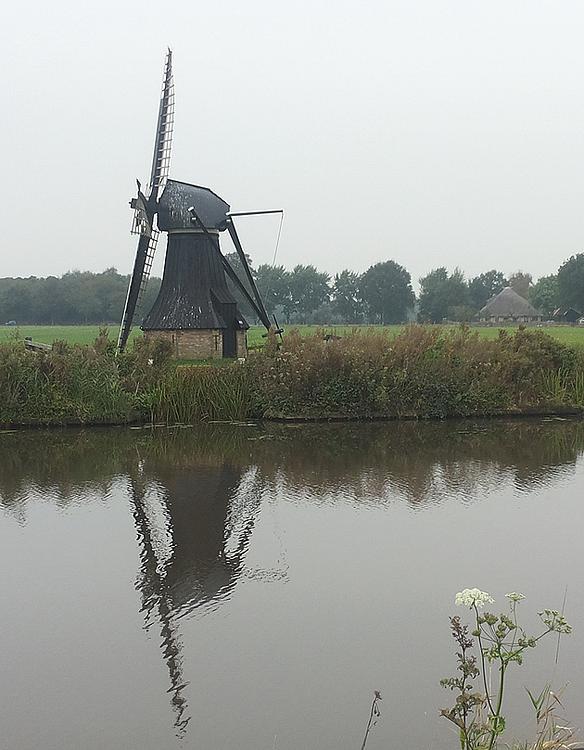 2, Molen 10245 Tsjongermûne / De Tjongermolen (Mildam), Het uiterlijk van het molentje is geheel veranderd door toepassing van andere kleuren; ik was verbaasd!  Dick Bunskoeke (29-9-2014). | Database Nederlandse molens