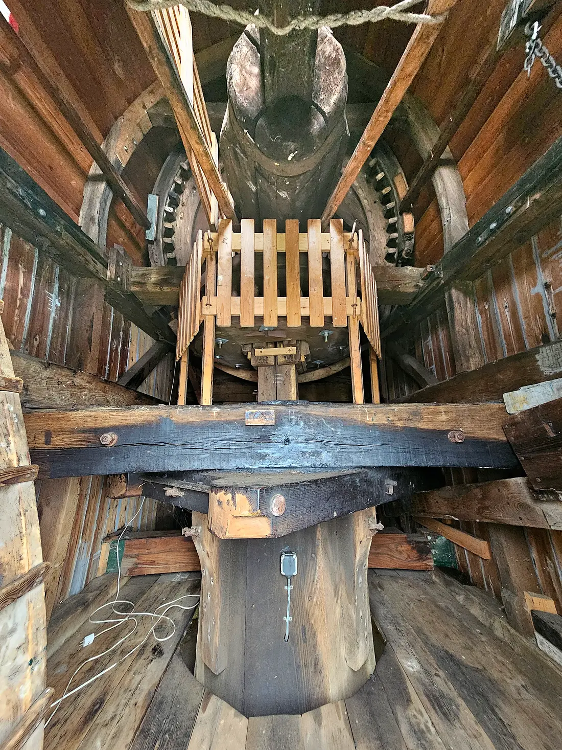 13, Molen 12360 Munnikkenmolen (Leiderdorp), Lukas Vandael (26-10-2025)&nbsp;Overzicht van het bovenhuis. | Database Nederlandse molens