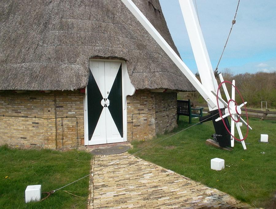 9, Molen 03221 De Phenix (Nes (Ameland)), Nick Bakker (4-5-2013) | Database Nederlandse molens