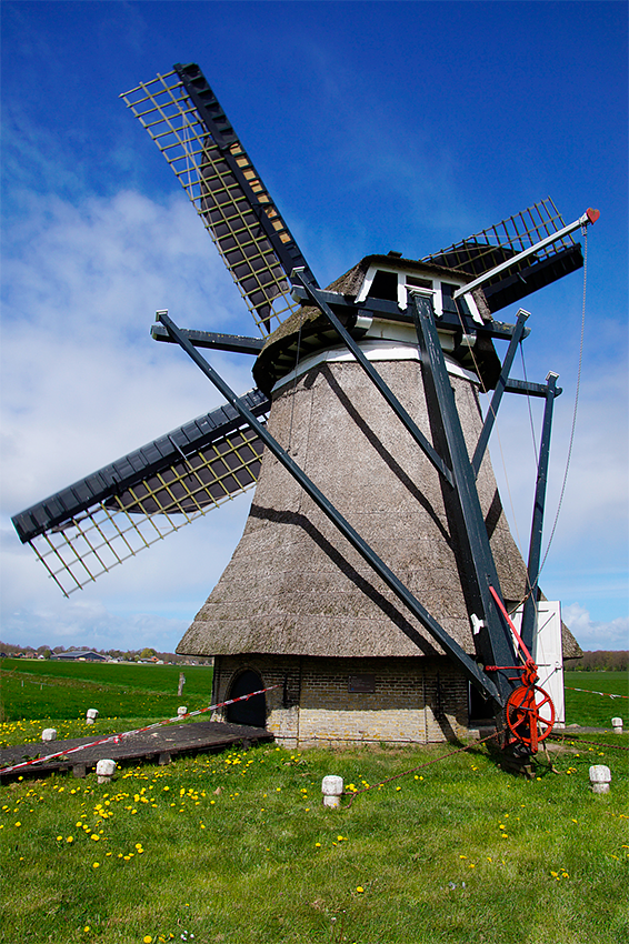 2, Molen 06432 Het Zwaantje / Huitebuurstermolen (Nijemardum / Nijemirdum), Matthieu Hoogduin (22-4-2017) | Database Nederlandse molens