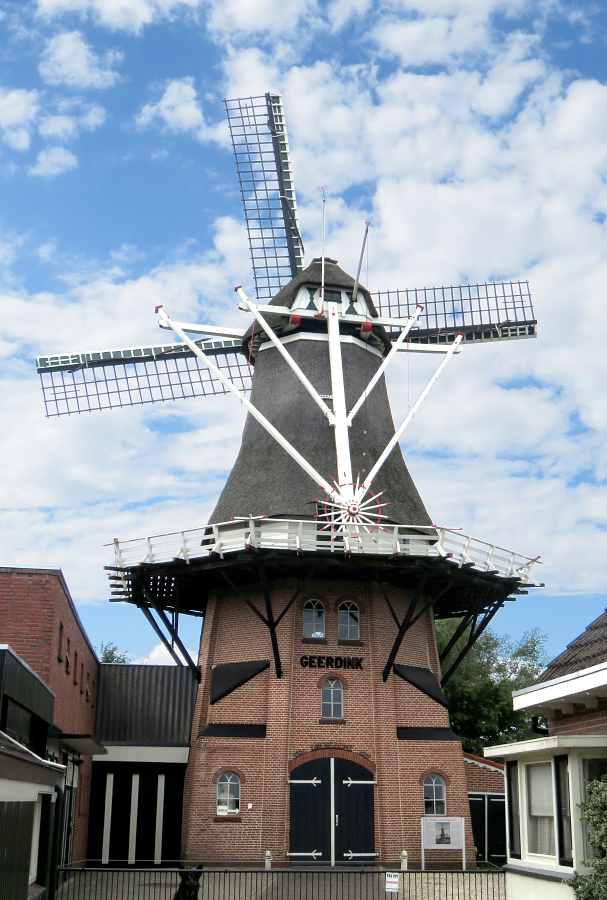 2, Molen 02740 Grenszicht (Emmer-Compascuum), William Bouter (5-8-2017) | Database Nederlandse molens