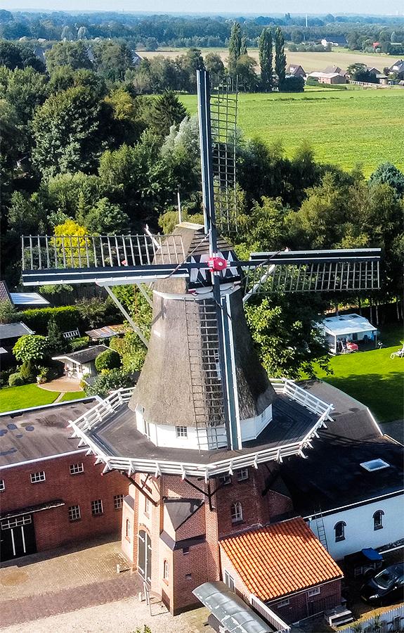 3, Molen 02740 Grenszicht (Emmer-Compascuum), Berry Huizing-Majoor (5-8-2021) | Database Nederlandse molens