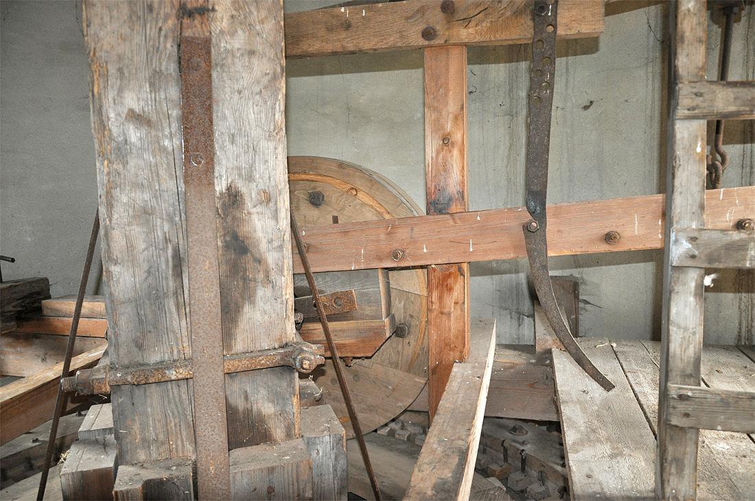 13, Molen 10277 De Juffer (Gasselternijveen), Jesse Bergquist (10-7-2019)Een deel van het luiwerk. | Database Nederlandse molens