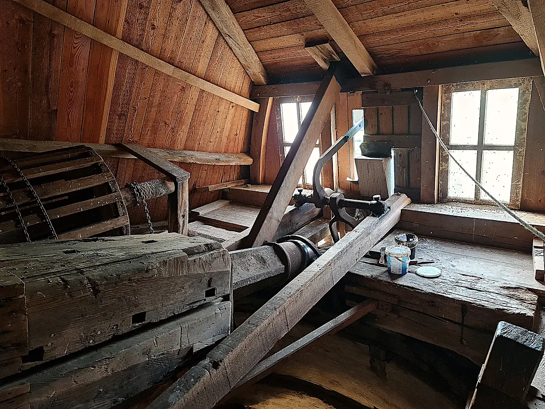 39, Molen 03113 De Kempermolen (Breedenbroek), Pieter Zuijkerbuijk (01-10-2025)&nbsp;Let op de hekkengaten in de vulstukken.&nbsp; | Database Nederlandse molens