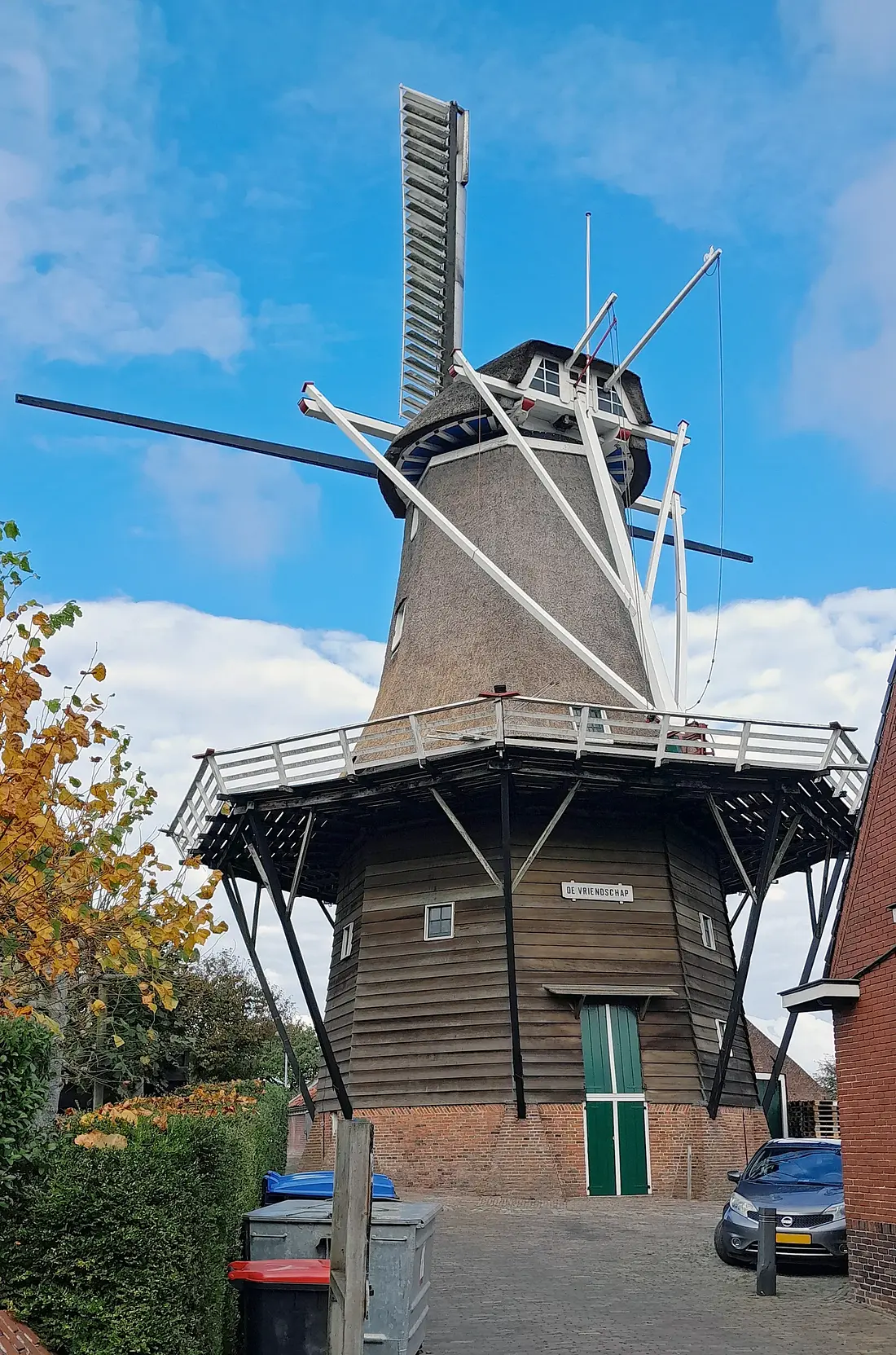 Molen 06408 De Vriendschap (Winsum), Martin E. van Doornik (16-10-2025)&nbsp;De Vriendschap staat tot voorjaar 2026 met de kale binnenroede, maar kan nog wel draaien. | Database Nederlandse molens