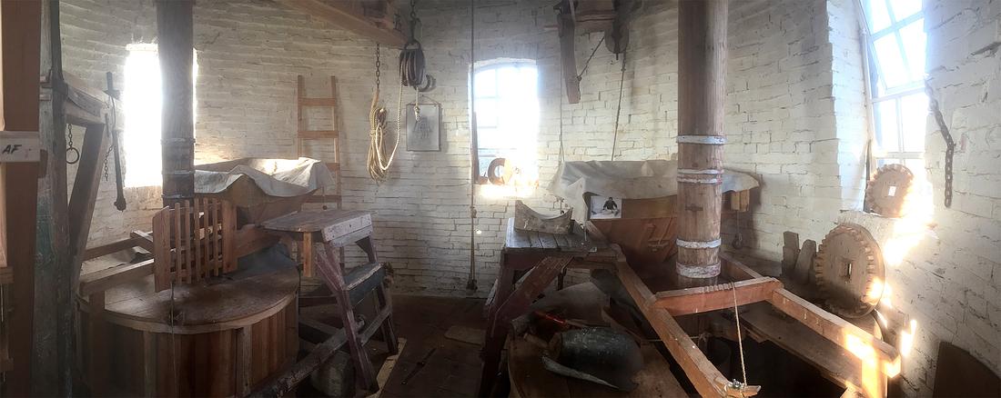 19, Molen 04419 De Eendracht (Gieterveen), Sander Boom (22-12-2019)Een overzicht van de steenzolder. | Database Nederlandse molens
