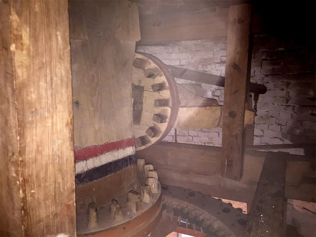 22, Molen 04419 De Eendracht (Gieterveen), Sander Boom (22-12-2019)Het luiwerk. | Database Nederlandse molens