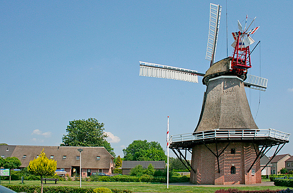 1, Molen 10068 Sterrenberg (Nijeveen), Carel Voss (14-5-2010) | Database Nederlandse molens