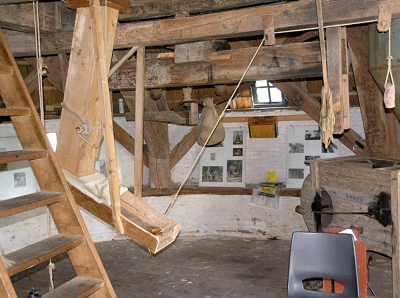 12, Molen 00685 De Zwaluw (Oudemolen), Willem Jans (27-8-2005) | Database Nederlandse molens