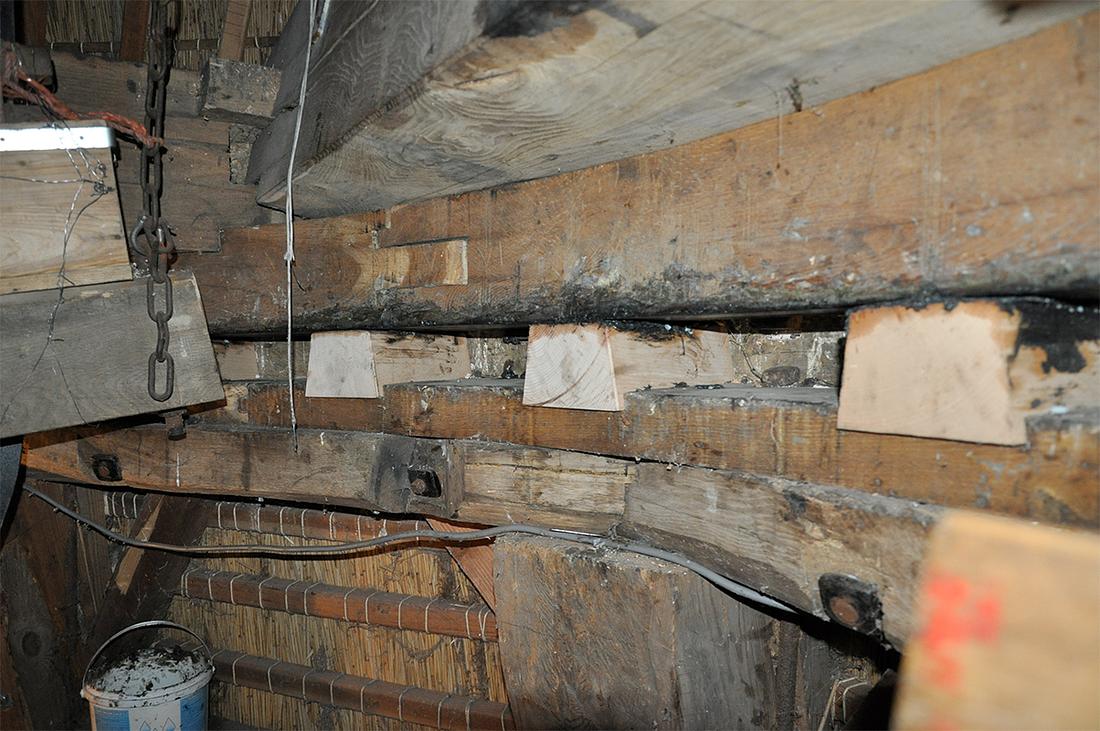 18, Molen 06916 De Zaandplatte (Ruinen), Jesse Bergquist (11-7-2019)Het neuten kruiwerk. | Database Nederlandse molens