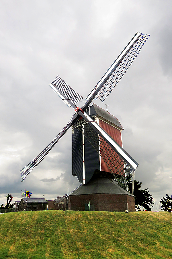 Molen 02477 Tot Voordeel en Genoegen (Alphen aan de Maas), William Bouter (4-6-2017) | Database Nederlandse molens