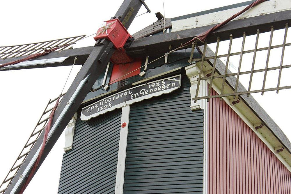 6, Molen 02477 Tot Voordeel en Genoegen (Alphen aan de Maas), Frits Kruishaar (9-6-2012) | Database Nederlandse molens