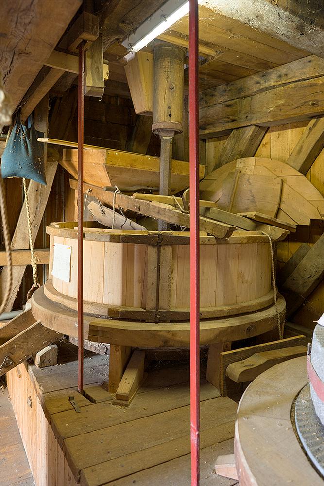 10, Molen 02477 Tot Voordeel en Genoegen (Alphen aan de Maas), Marcel van Nies (3-6-2018)Het ene 17der koppel. | Database Nederlandse molens