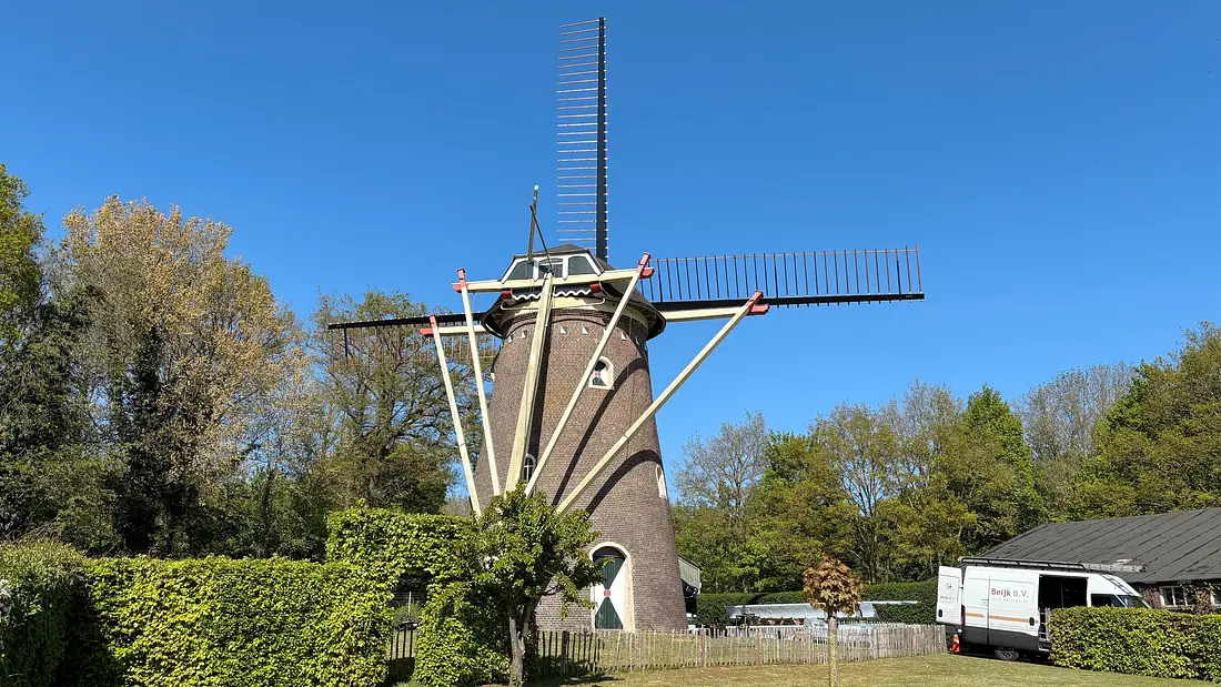 1, Molen 01228 Joannusmolen (Heumen), Ron Smit (24-04-2026)&nbsp;Het herstel vordert: heklatten rondom | Database Nederlandse molens