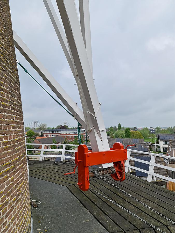 7, Molen 02775 De Wielewaal (Beneden-Leeuwen), Pieter Zuijkerbuijk (16-5-2021) | Database Nederlandse molens