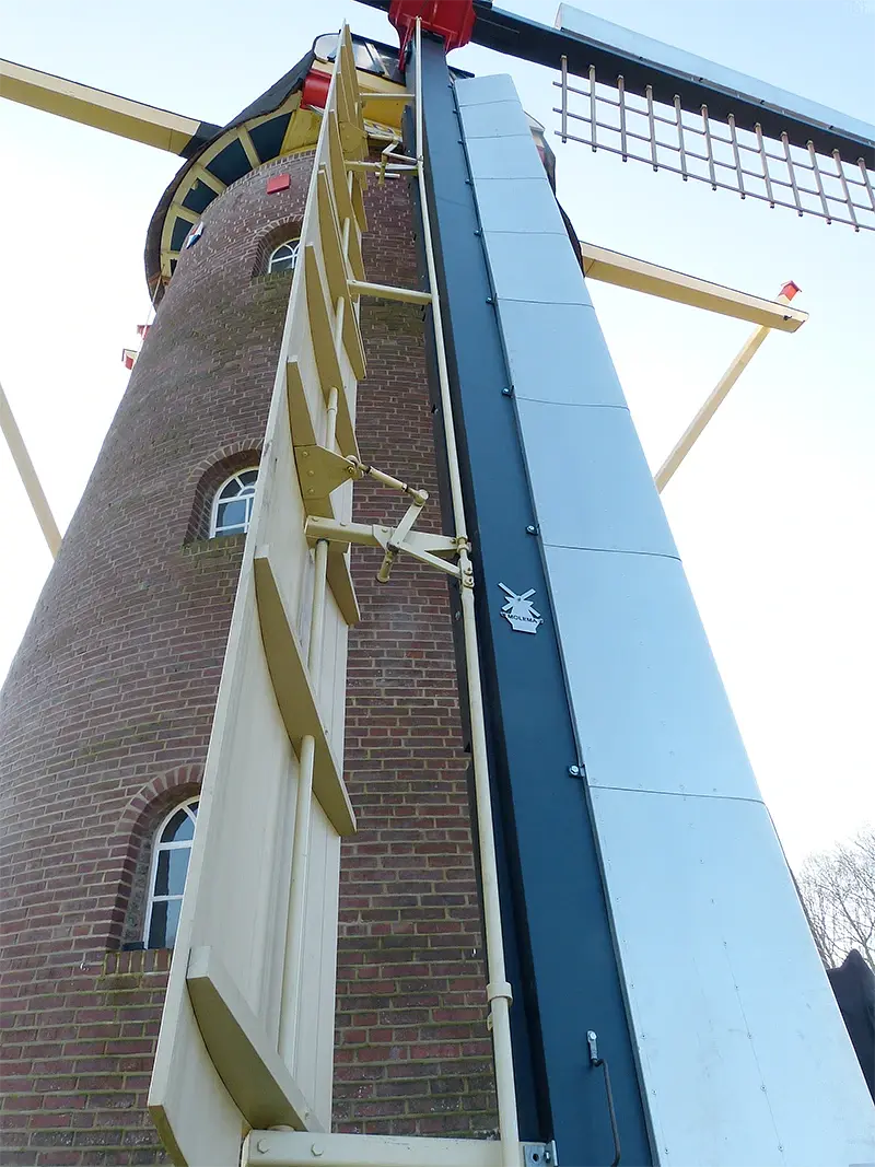 6, Molen 00872 Braamse Molen / Koenders Möl (Braamt), Thije Jansen (28-1-2023)Detailopname van een van de kleppen in geopende positie.  | Database Nederlandse molens