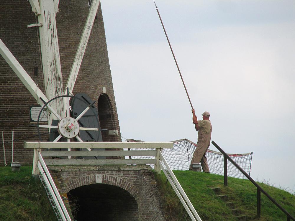 6, Molen 00392 Bronkhorstermolen (Steenderen), Piet Glasbergen (13-8-2016) | Database Nederlandse molens