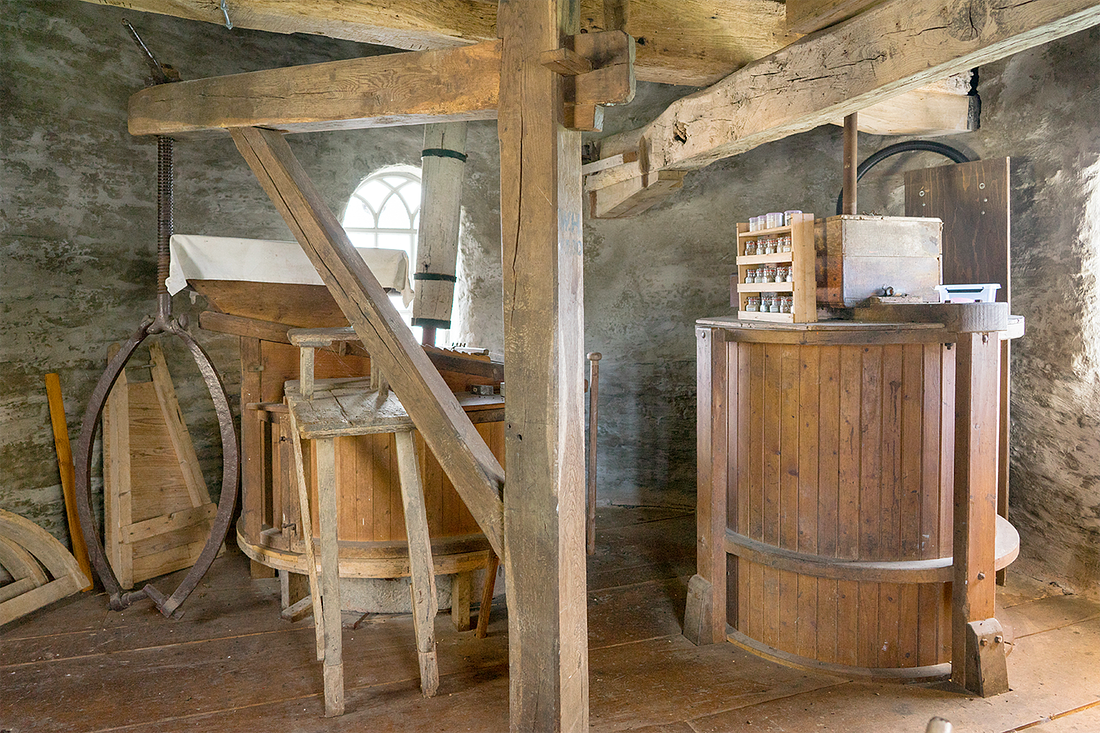 12, Molen 03124 Aurora (Dichteren), Marcel van Nies (17-4-2018)De mengketel. | Database Nederlandse molens