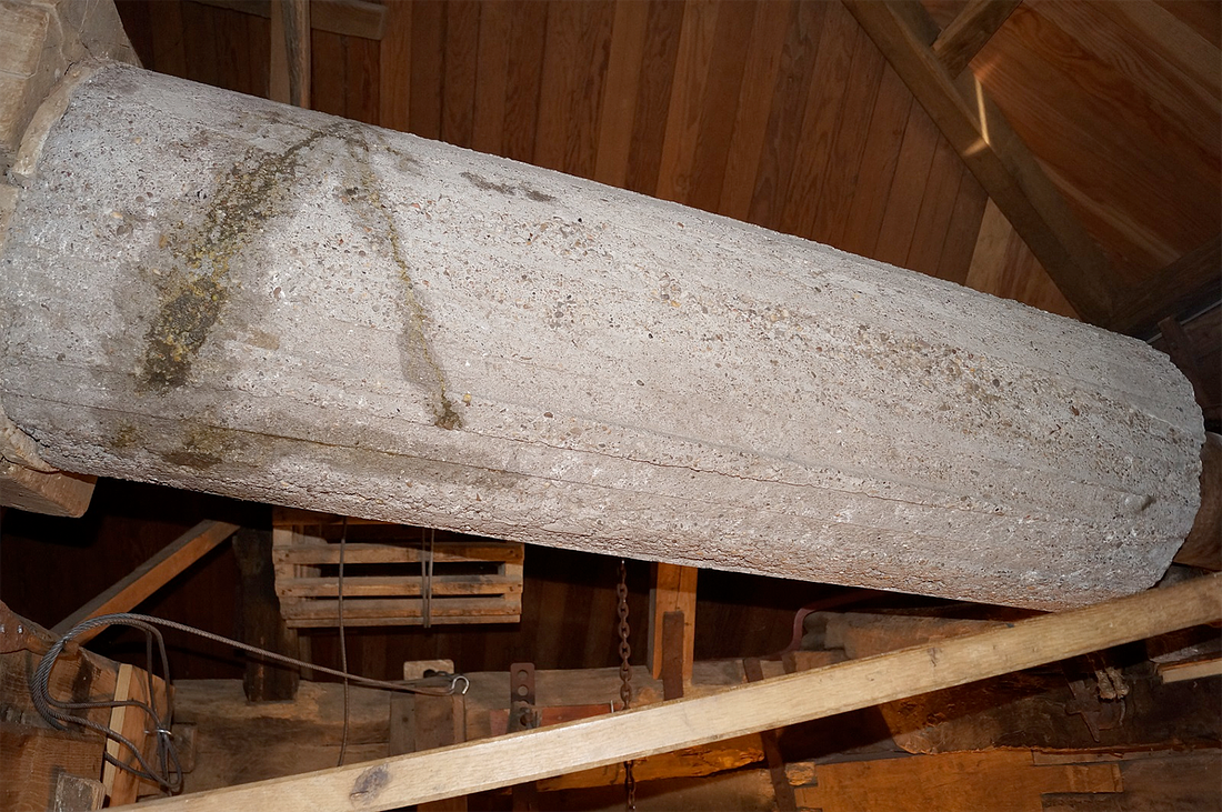 10, Molen 00866 Sint Martinus (Didam), Boukje van Leijen (16-8-2017)Het in beton gegoten achterse deel van de bovenas. | Database Nederlandse molens