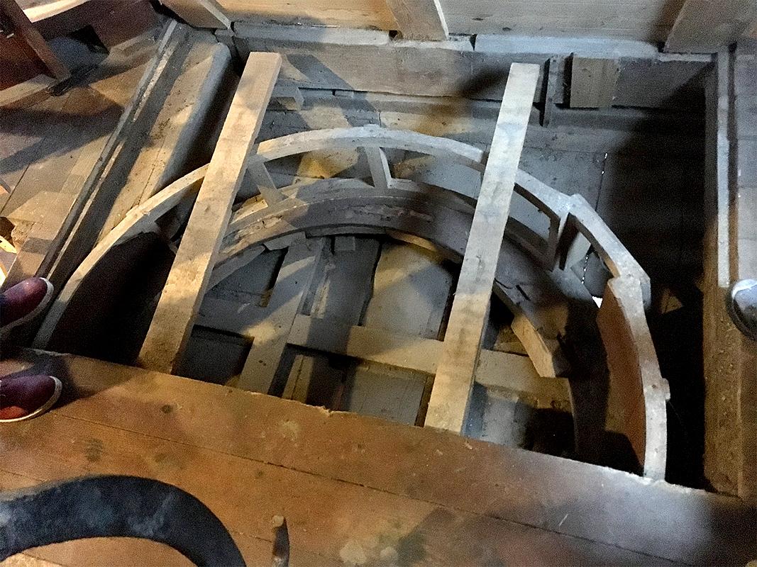 10, Molen 01789 bis De Keetmolen (Ede), Jesse Bergquist (2-1-2020)Restanten van het pelwerk. | Database Nederlandse molens