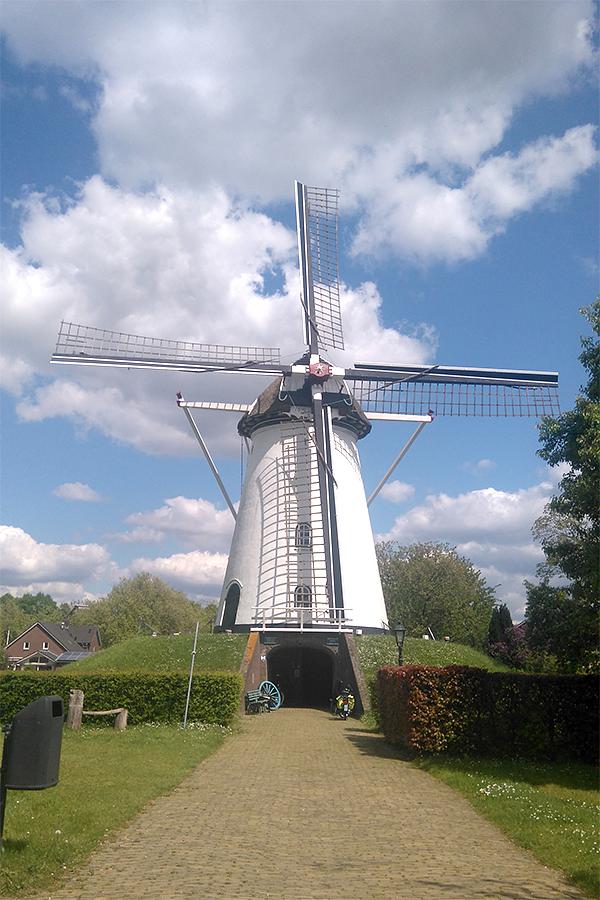2, Molen 00279 De Hoop (Elden), Oscar Soria (3-5-2018) | Database Nederlandse molens