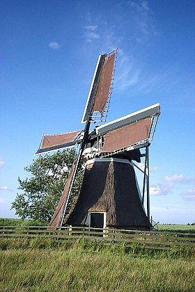 5, Molen 03035 De Balkendsterpoldermolen / Balkendsterpoldermûne (Oude Leije / Alde Leie), Henk Kuipers (28-6-2004). | Database Nederlandse molens