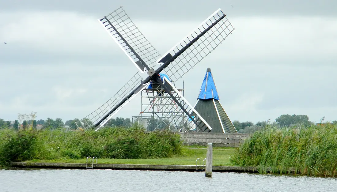 1, Molen 12215 Terpensmole (vh. Himmole) (IJlst / Drylts), Vincent Mepschen (26-8-2022)De molen tijdelijk in restauratie. | Database Nederlandse molens