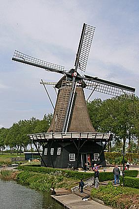 Molen 03033 Vrouwbuurstermolen (Vrouwenparochie), Ton Koorevaar (29-05-2010) | Database Nederlandse molens