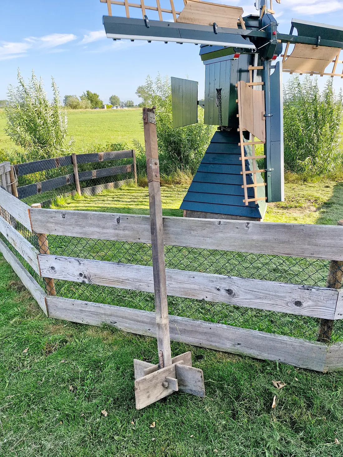 6, Molen 16878 Lutje Meuln (Den Ham), Rob Hoving (29-06-2025)&nbsp;De oude roerom, het bemalingswerktuig van de molen. Nog niet aangesloten, de plannen om de molen maalvaardig te maken zijn er.&nbsp; | Database Nederlandse molens