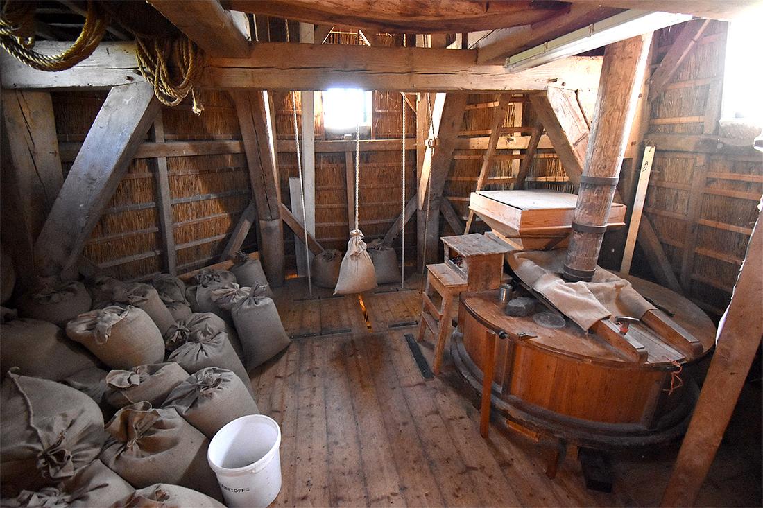11, Molen 01825 Werklust (Oene), Jurre Riphagen (30-11-2019)De steenzolder. | Database Nederlandse molens