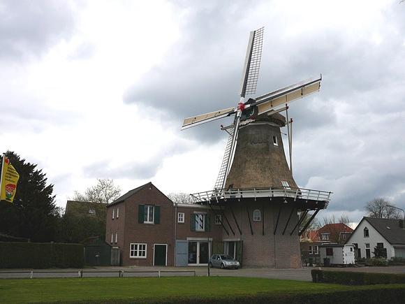 2, Molen 00908 De Hoop (Vorden), De Hoop na de ingrijpende restauratie!  Dick Bunskoeke (7-4-2007). | Database Nederlandse molens