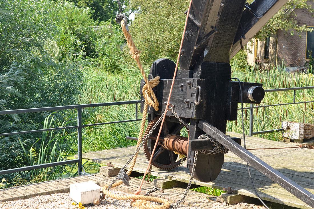 8, Molen 00846 (poldermolen) (Waardenburg), Rob Pols (27-7-2019)De kruilier met hulpmotor. | Database Nederlandse molens