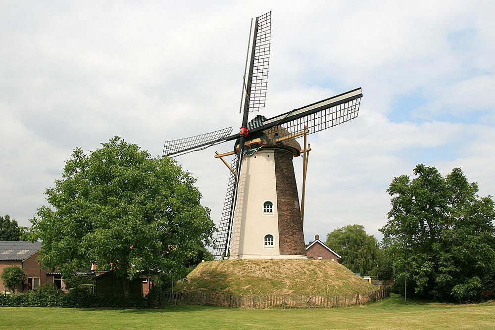 2, Molen 02619 De Bouwing (Geldermalsen), Ton Koorevaar (3-7-2012). | Database Nederlandse molens