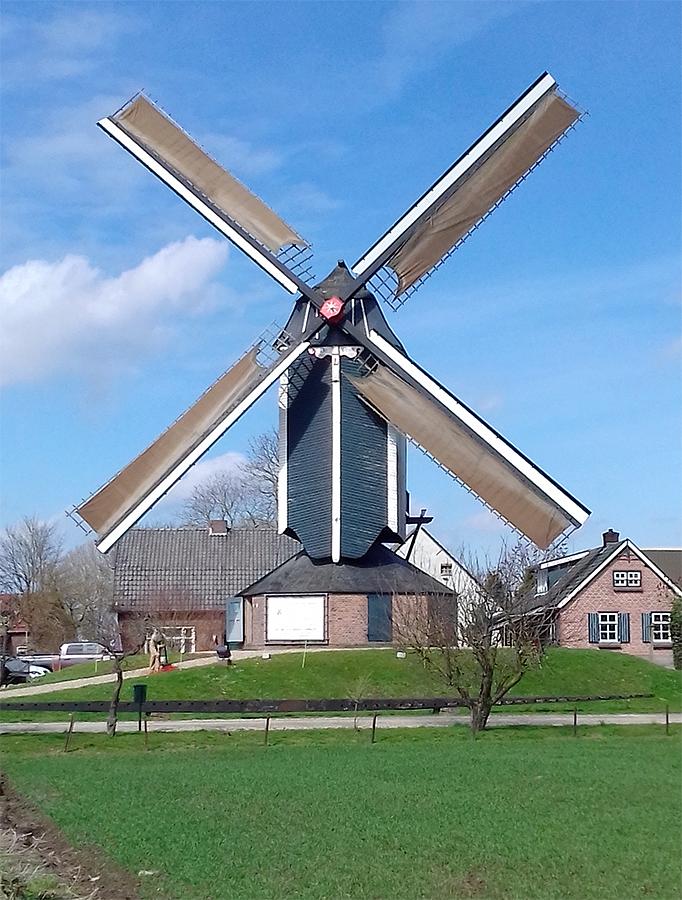 Molen 02572 De Vink (Herveld), Theo van Hest (5-4-2018) | Database Nederlandse molens