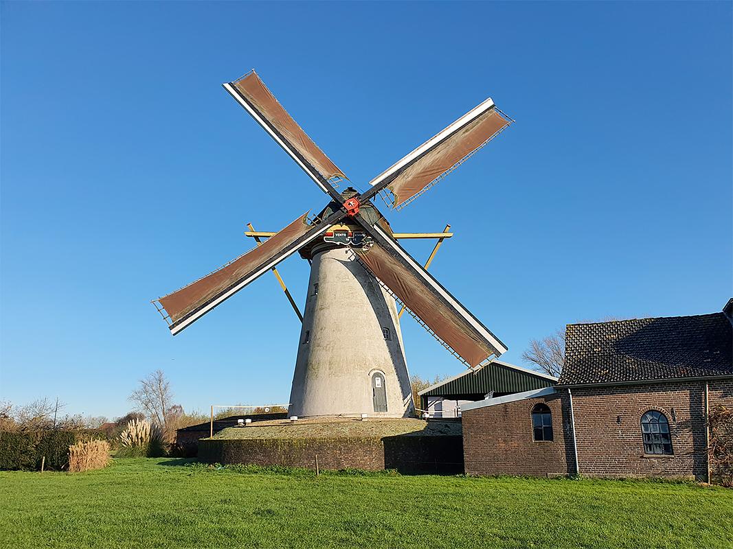 1, Molen 02478 Vento Vivimus (Hurwenen), Pieter Zuijkerbuijk (30-11-2019) | Database Nederlandse molens