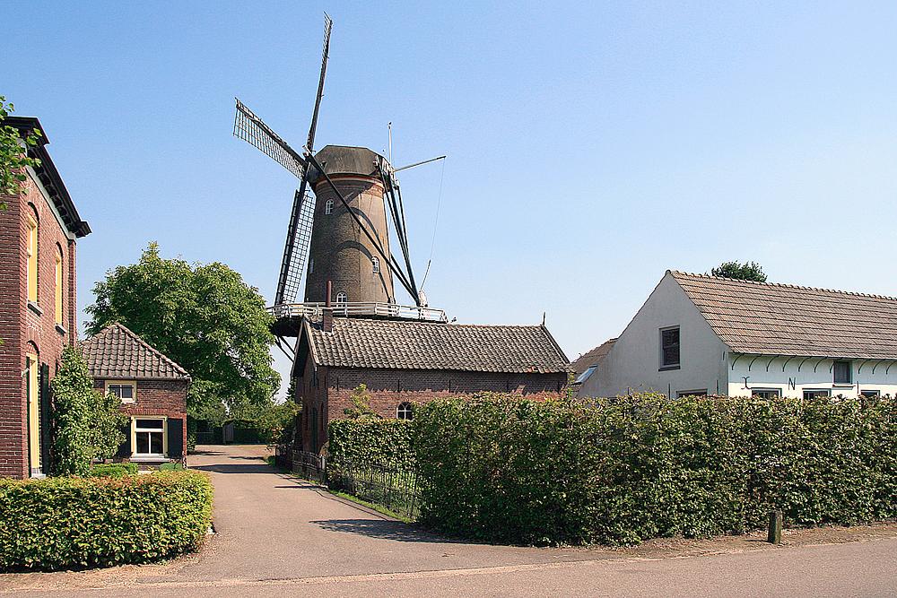 1, Molen 02660 e Op Hoop Van Beter (Ingen), Ton Koorevaar (25-7-2012). | Database Nederlandse molens