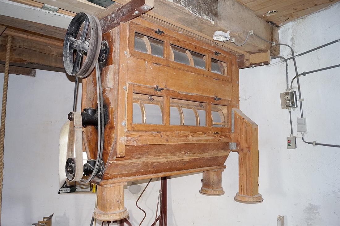 10, Molen 02660 e Op Hoop Van Beter (Ingen), Boukje Van Leijen (14-5-2016)De electrisch aangedreven buil | Database Nederlandse molens