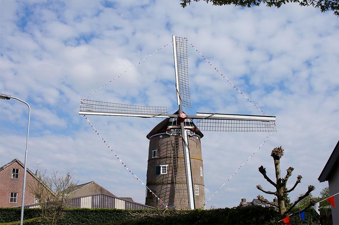 1, Molen 02662 De Zwaan (Lienden), Boukje van Leijen (28-4-2013)  | Database Nederlandse molens