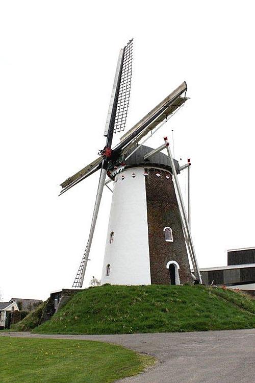 3, Molen 00865 De Korenbloem (Loil), Frits Kruishaar (14-4-2012). | Database Nederlandse molens