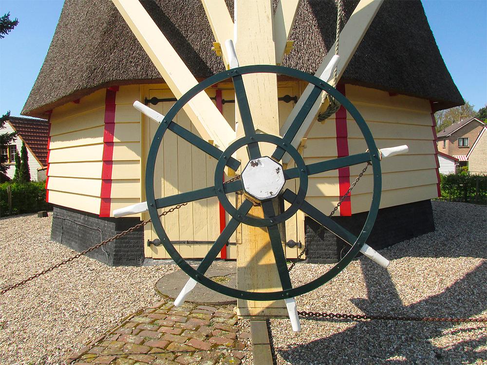 9, Molen 00095 De Hoop (Lunteren), Piet Glasbergen (1-5-2016) | Database Nederlandse molens