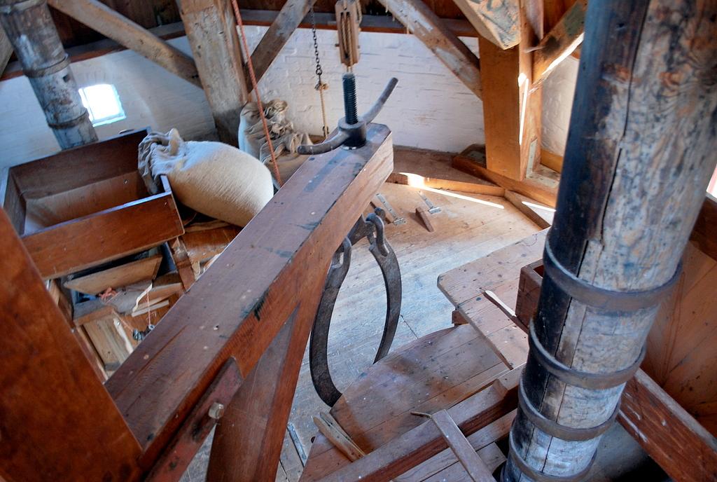 11, Molen 00551 De Noordstar (Noordbroek), Martijn Scholtens (4-10-2010) | Database Nederlandse molens