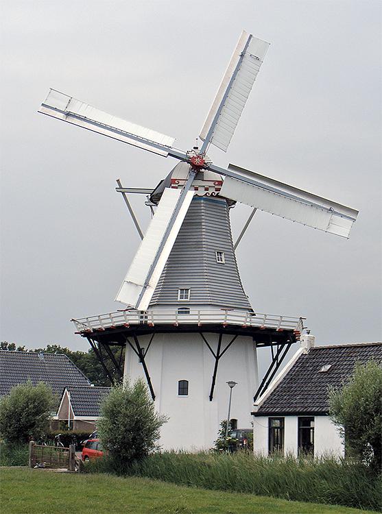 Molen 06409 De Wetsinger (Wetsinge), Martin E. van Doornik (12-6-2016)De Wetsinger na vele jaren van verval nu weer draaiend te zien! | Database Nederlandse molens