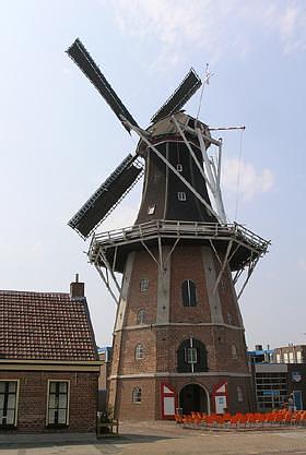 3, Molen 00570 Molen Edens / De Volharding (Winschoten), Molen Edens na de recente verhoging.  Willem Jans (9-6-2007).  | Database Nederlandse molens