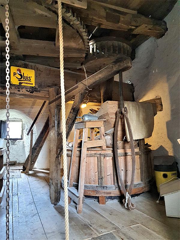 13, Molen 00870 Grafelijke Korenmolen (Zeddam), Pieter Zuijkerbuijk (19-1-2020) | Database Nederlandse molens