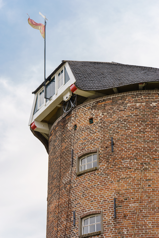 8, Molen 00862 Buitenmolen (Zevenaar), Marcel van Nies (3-9-2016)Deze binnenkruier is middels de rondgaande ketting ook vanaf de belt te kruien. | Database Nederlandse molens
