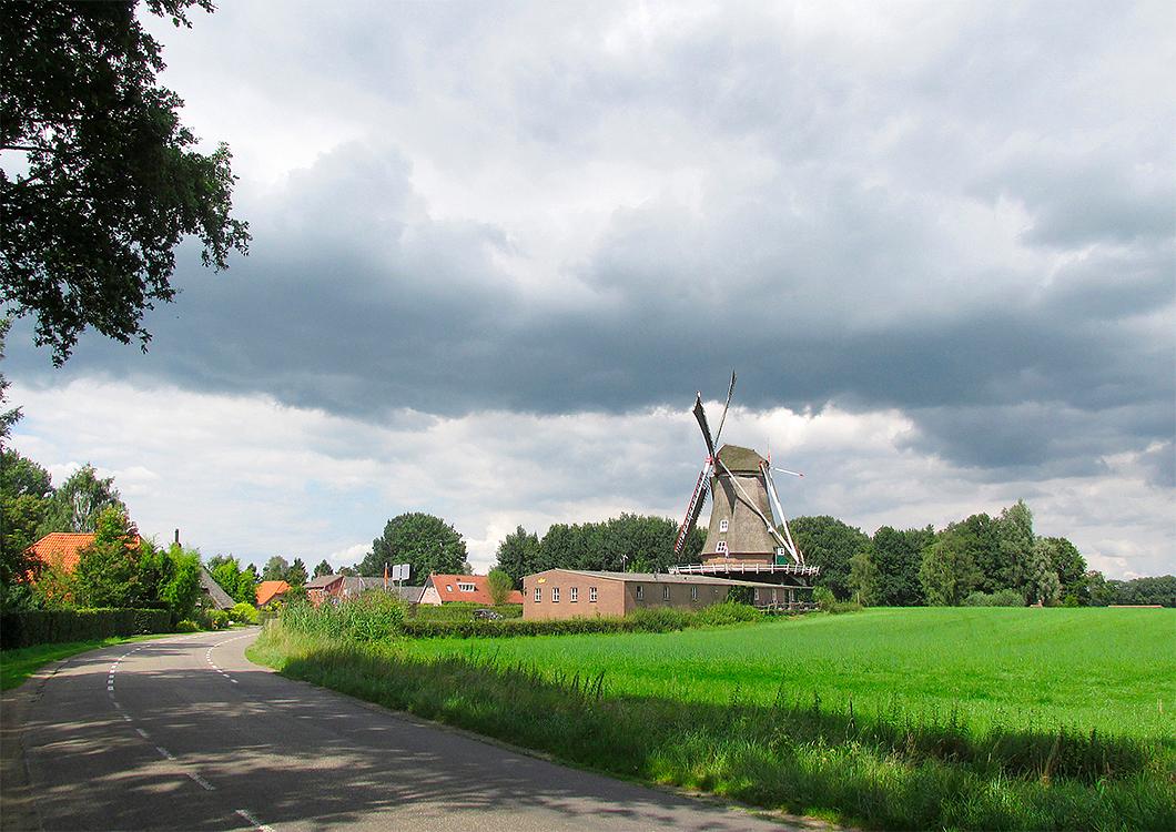 1, Molen 00891 De Zwiepse Molen (Lochem-Zwiep), Piet Glasbergen (14-8-2016) | Database Nederlandse molens