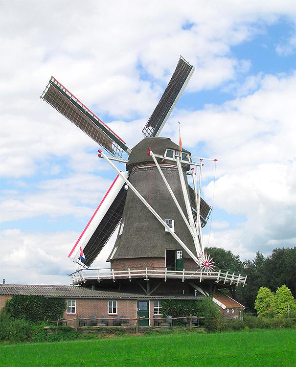 2, Molen 00891 De Zwiepse Molen (Lochem-Zwiep), Piet Glasbergen (14-8-2016) | Database Nederlandse molens