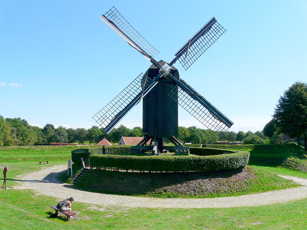 2, Molen 10009 (Naamloos) (Bourtange), Joke Jansen (12-8-2010) | Database Nederlandse molens